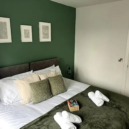 Luxury Oaks Suite, Free Private Parking, 2 Bed 2 Bathroom Apartment, Central Solihull Birmingam Exterior foto
