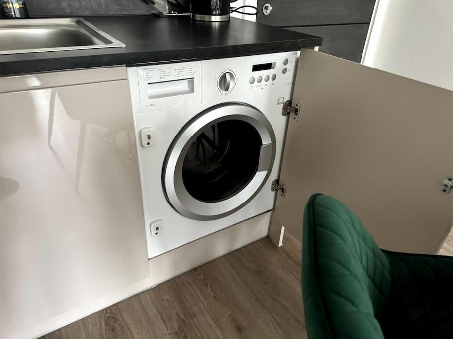 Apartment Luxury Oaks Suite, Free Private Parking, 2 Bed 2 Bathroom Apartment, Solihull *