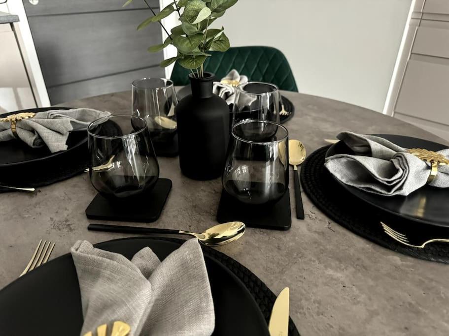 Apartment Luxury Oaks Suite, Free Private Parking, 2 Bed 2 Bathroom Apartment, Solihull Birmingham