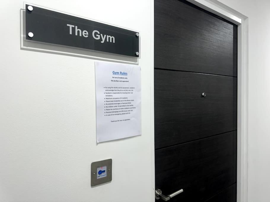 Apartment Luxury Oaks Suite, Free Private Parking, 2 Bed 2 Bathroom Apartment, Solihull *